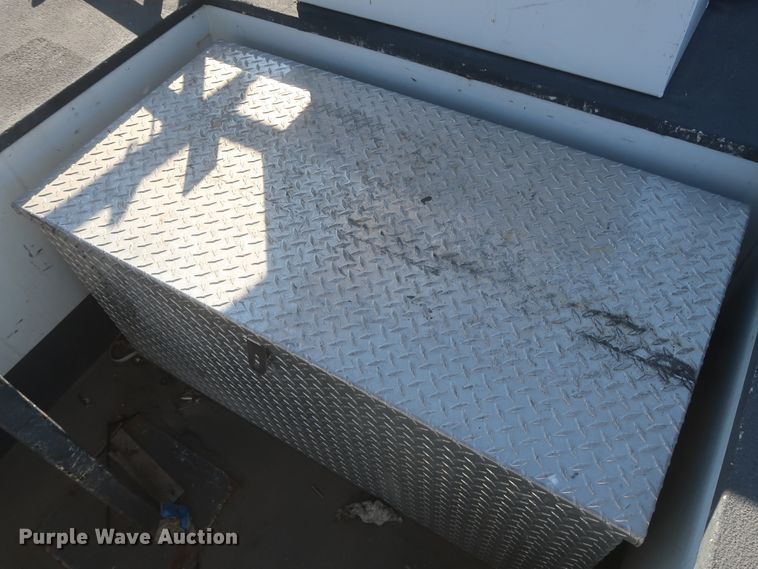 image for item HK9608 2009 GMC C5500  bucket truck