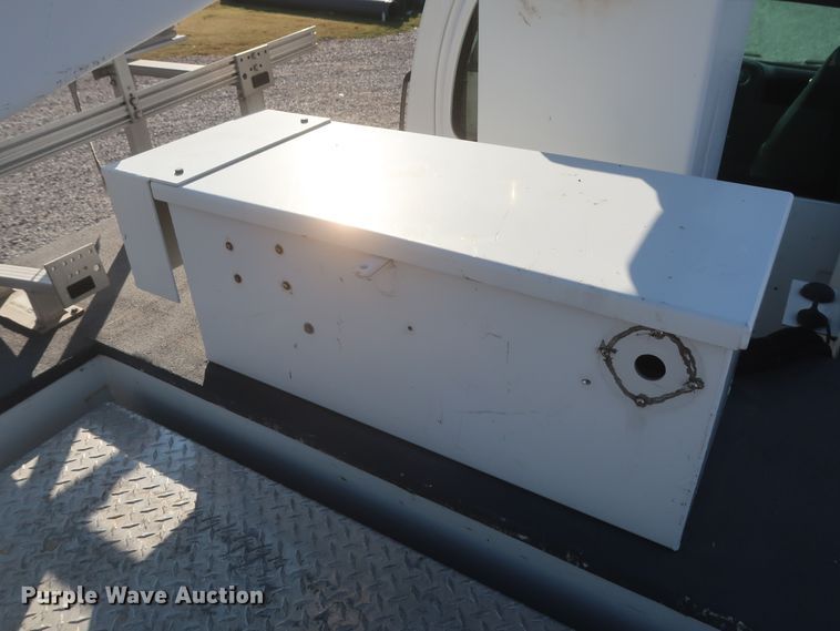 image for item HK9608 2009 GMC C5500  bucket truck