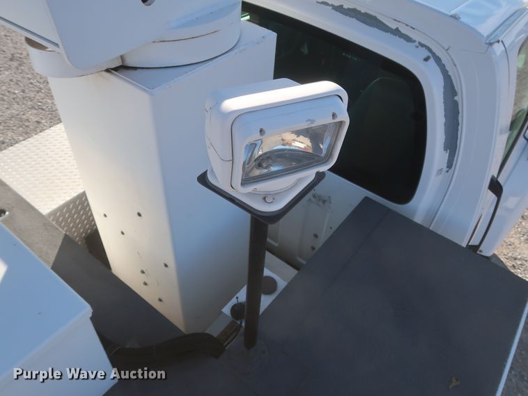 image for item HK9608 2009 GMC C5500  bucket truck