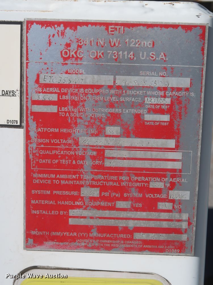 image for item HK9608 2009 GMC C5500  bucket truck