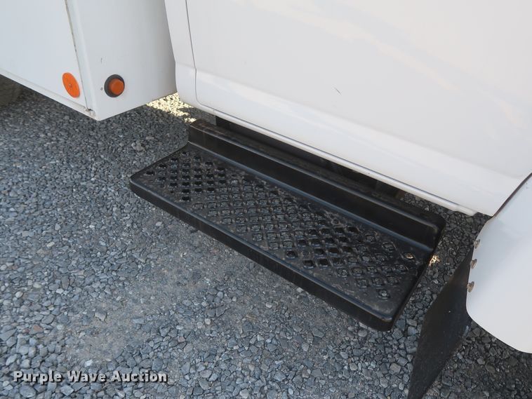 image for item HK9608 2009 GMC C5500  bucket truck