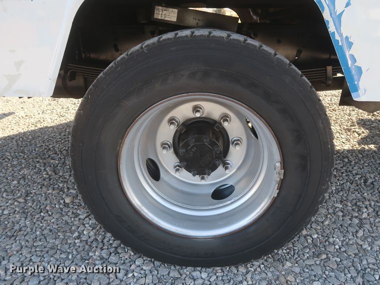 image for item HK9608 2009 GMC C5500  bucket truck