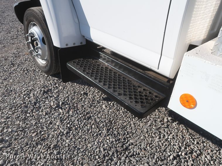 image for item HK9608 2009 GMC C5500  bucket truck