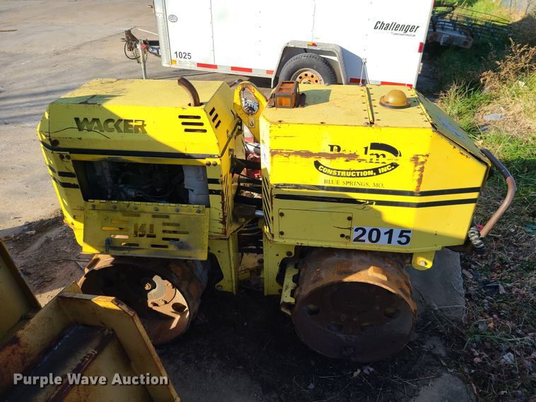 image for item HM9332 2001 Wacker RT820  trench compactor