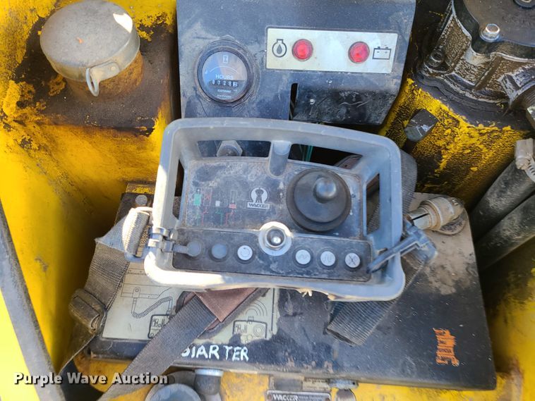 image for item HM9332 2001 Wacker RT820  trench compactor