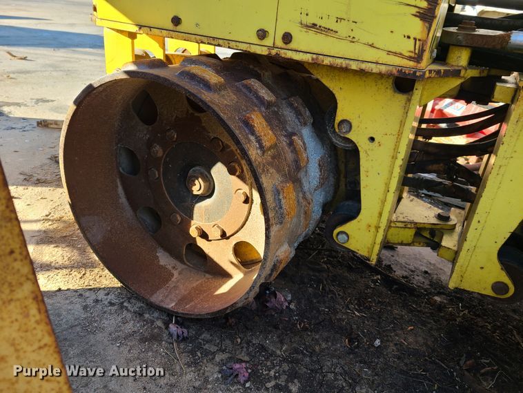 image for item HM9332 2001 Wacker RT820  trench compactor