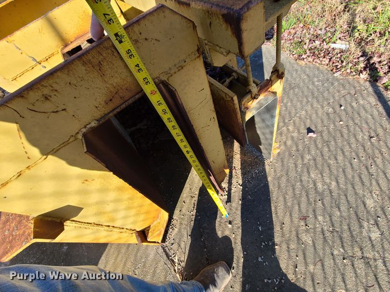 image for item HM9333 Concrete curb forms