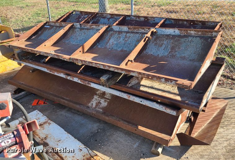 image for item HM9334 (10) concrete forms