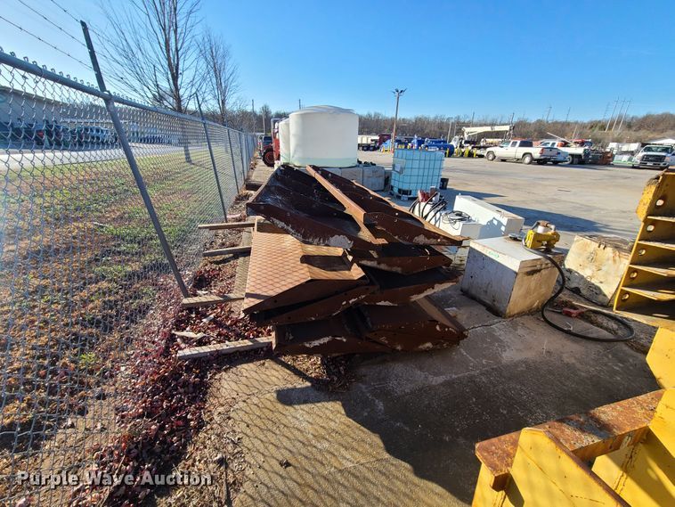 image for item HM9334 (10) concrete forms