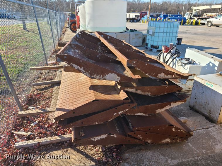 image for item HM9334 (10) concrete forms