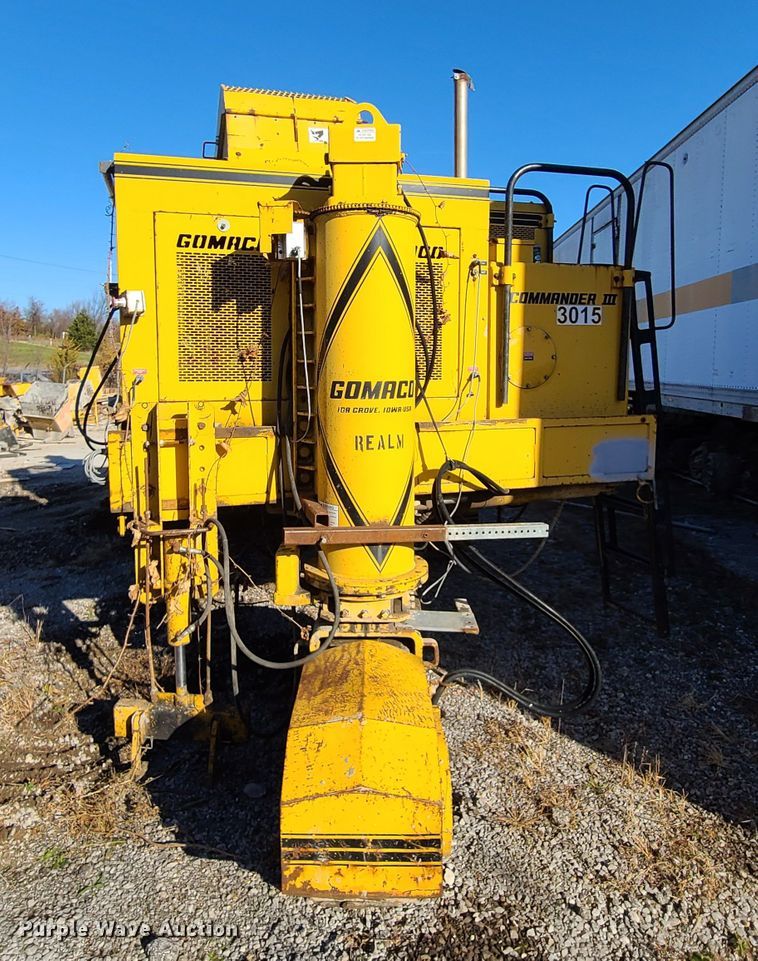 image for item HM9337 Gomaco GT6300 curb machine