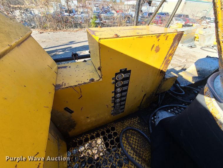 image for item HM9337 Gomaco GT6300 curb machine