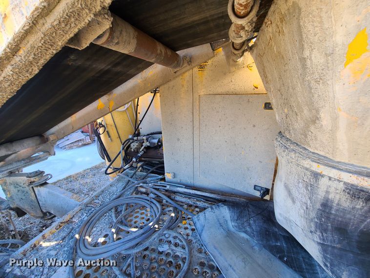 image for item HM9337 Gomaco GT6300 curb machine