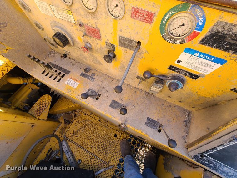 image for item HM9337 Gomaco GT6300 curb machine