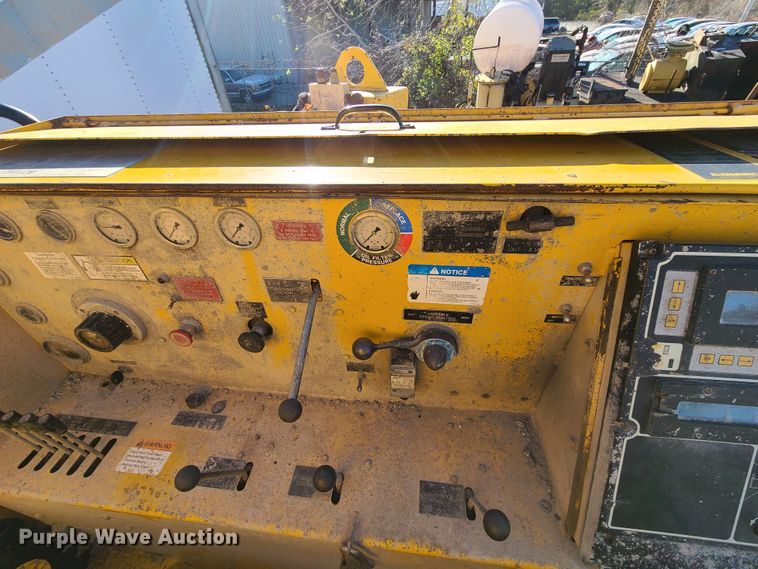 image for item HM9337 Gomaco GT6300 curb machine