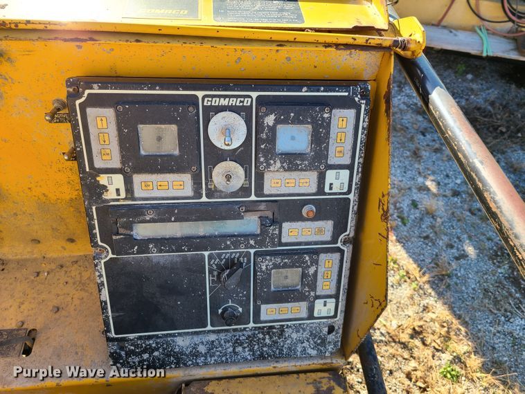 image for item HM9337 Gomaco GT6300 curb machine