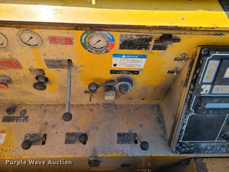 image for item HM9337 Gomaco GT6300 curb machine