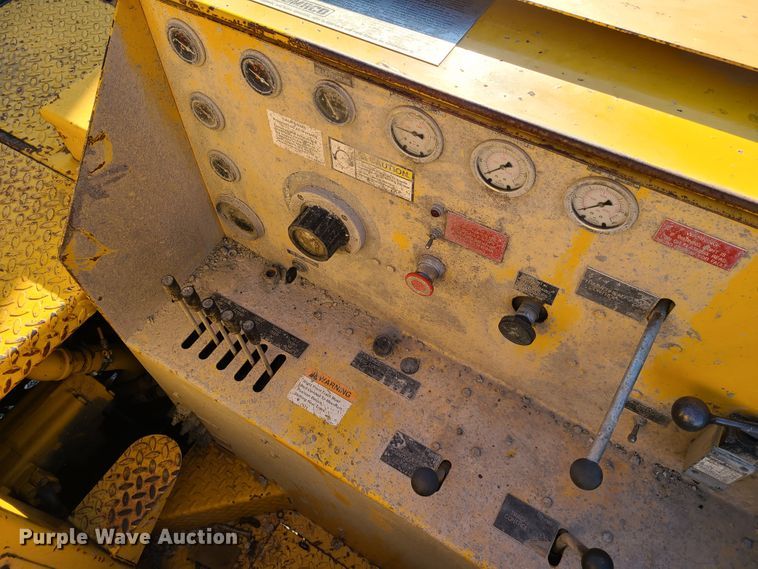 image for item HM9337 Gomaco GT6300 curb machine