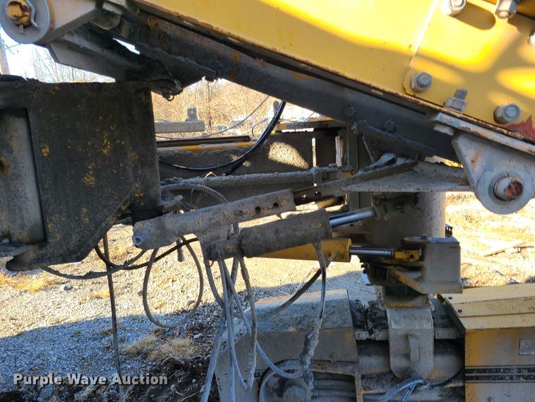 image for item HM9337 Gomaco GT6300 curb machine