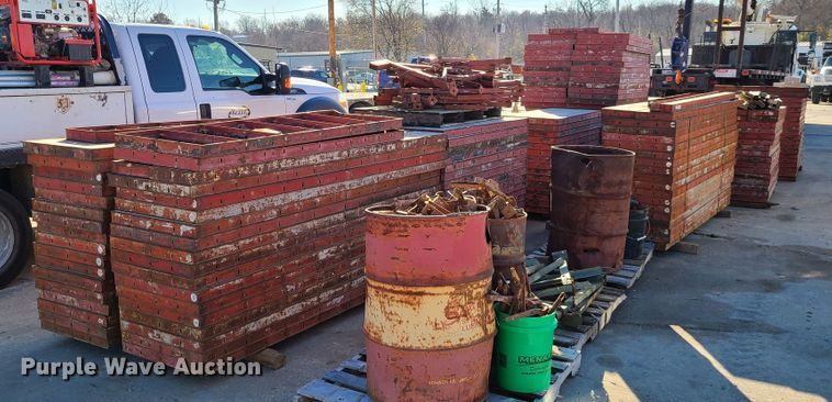 image for item HM9338 Simons concrete forms