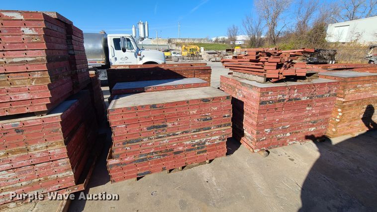 image for item HM9338 Simons concrete forms