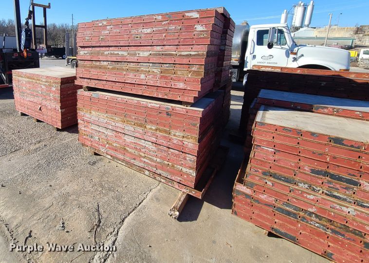 image for item HM9338 Simons concrete forms