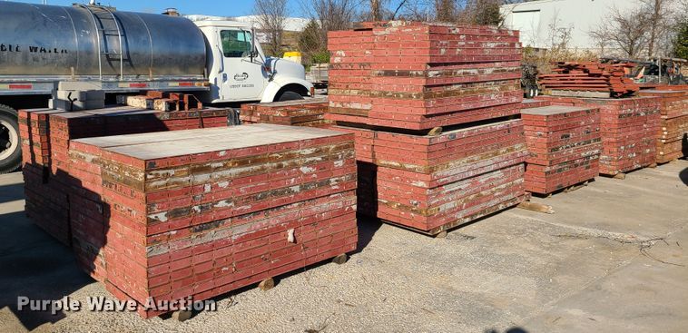 image for item HM9338 Simons concrete forms