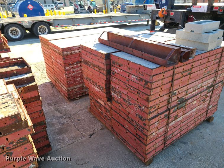 image for item HM9338 Simons concrete forms