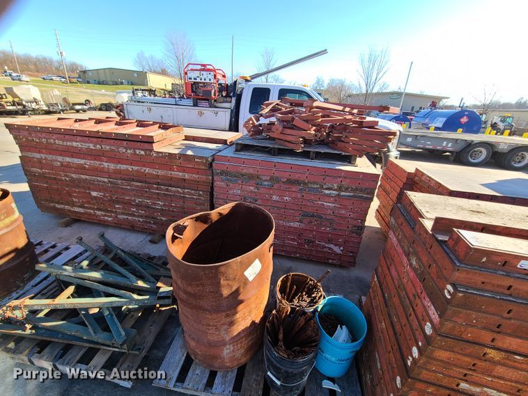 image for item HM9338 Simons concrete forms