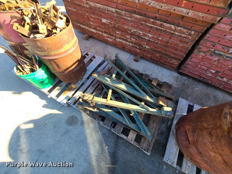 image for item HM9338 Simons concrete forms