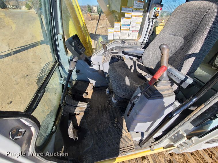image for item HM9349 2006 Kobelco SK330LC  excavator
