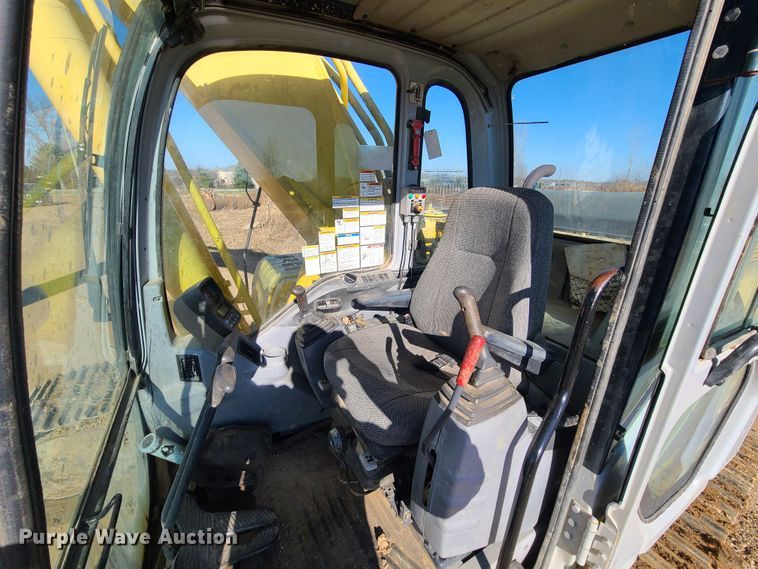 image for item HM9349 2006 Kobelco SK330LC  excavator