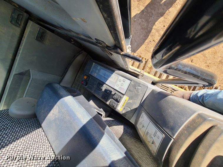 image for item HM9349 2006 Kobelco SK330LC  excavator