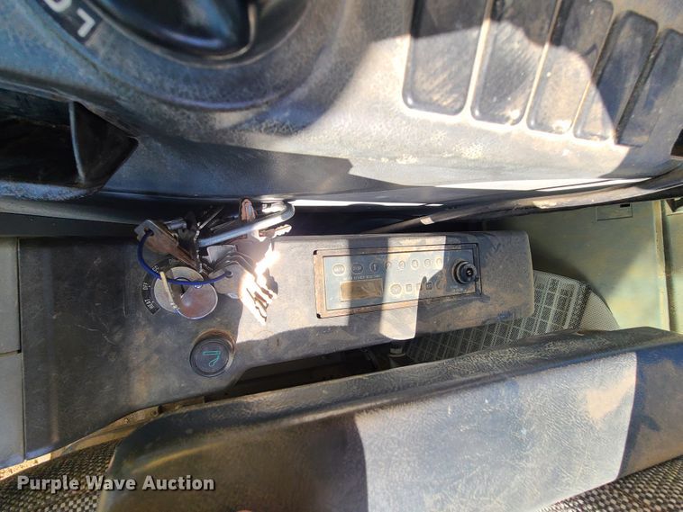 image for item HM9349 2006 Kobelco SK330LC  excavator