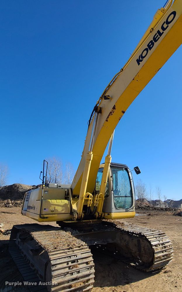 image for item HM9349 2006 Kobelco SK330LC  excavator