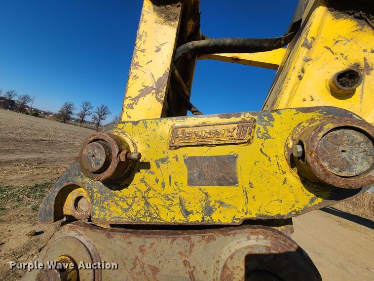 image for item HM9349 2006 Kobelco SK330LC  excavator