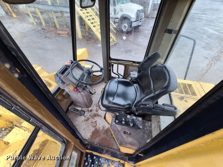 image for item HM9392 1994 Komatsu WA320-1  wheel loader