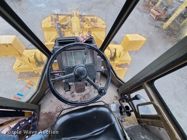 image for item HM9392 1994 Komatsu WA320-1  wheel loader