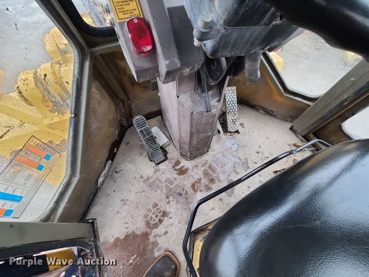 image for item HM9392 1994 Komatsu WA320-1  wheel loader