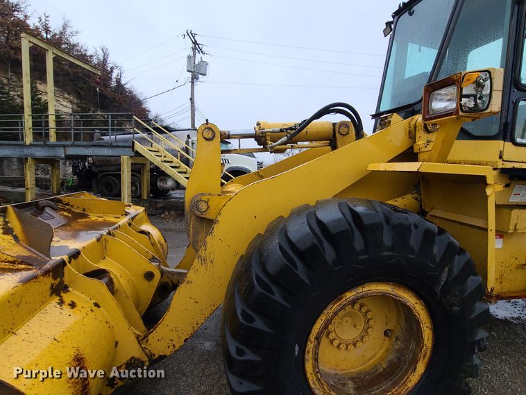 image for item HM9392 1994 Komatsu WA320-1  wheel loader