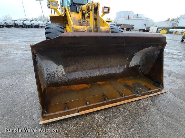 image for item HM9392 1994 Komatsu WA320-1  wheel loader