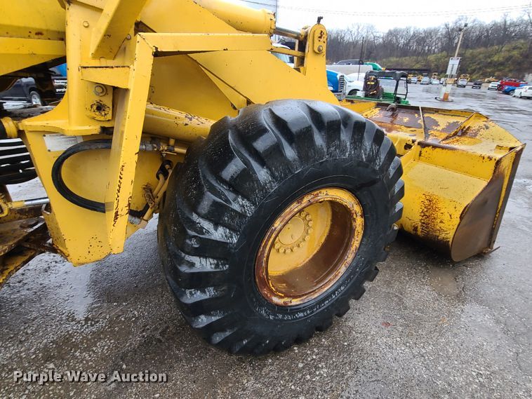 image for item HM9392 1994 Komatsu WA320-1  wheel loader
