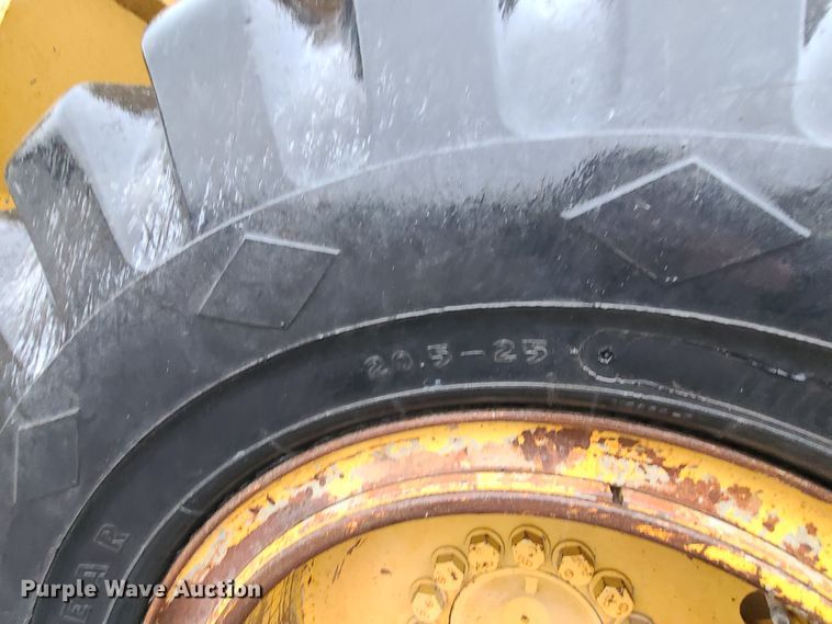 image for item HM9392 1994 Komatsu WA320-1  wheel loader