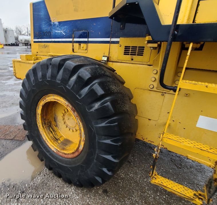image for item HM9392 1994 Komatsu WA320-1  wheel loader