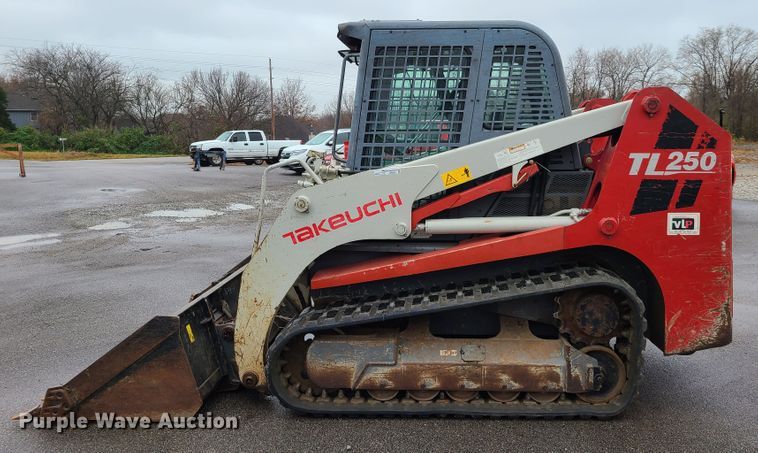 image for item HM9405 2011 Takeuchi TL250  tracked skid steer loader