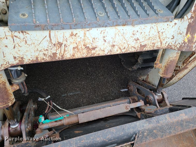 image for item HM9405 2011 Takeuchi TL250  tracked skid steer loader