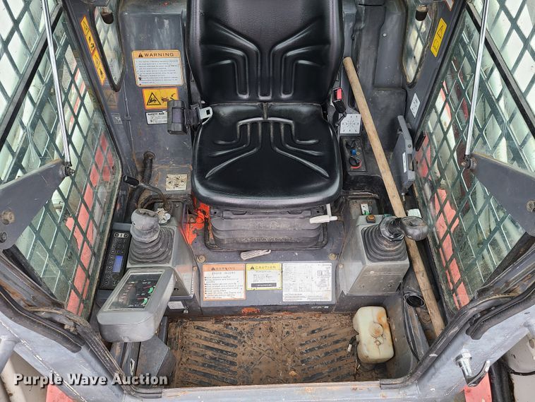 image for item HM9405 2011 Takeuchi TL250  tracked skid steer loader