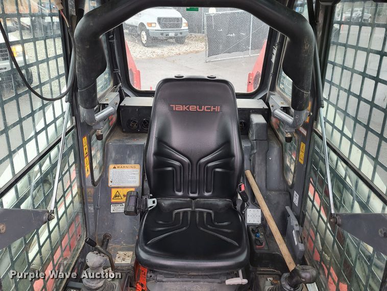 image for item HM9405 2011 Takeuchi TL250  tracked skid steer loader