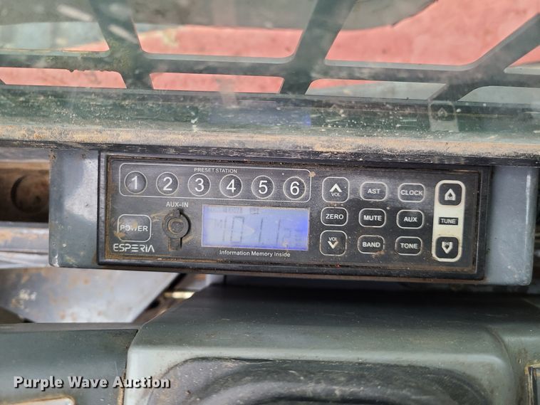 image for item HM9405 2011 Takeuchi TL250  tracked skid steer loader