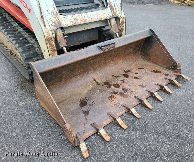 image for item HM9405 2011 Takeuchi TL250  tracked skid steer loader